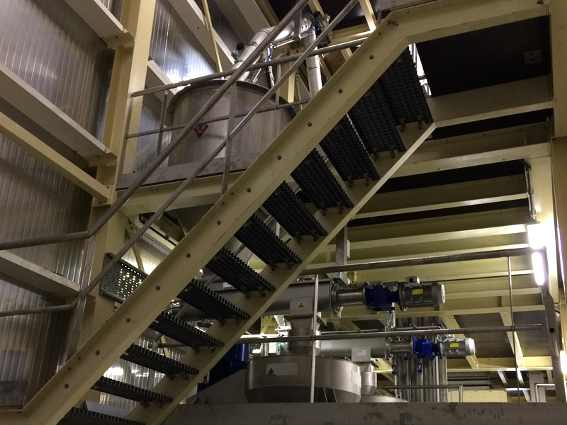 Dit twee verdiepingsbordes hebben we geproduceerd en gemonteerd in een productietoren te Roeselare