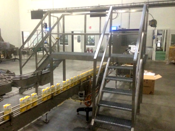 Trappen & leuningen West Vlaanderen - Inox Trappen over Transportbanden